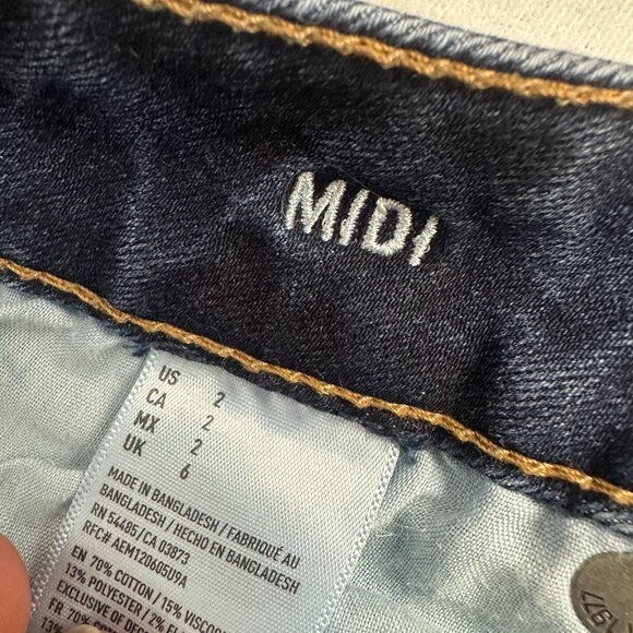 American Eagle Outfitters Super Stretch Midi Denim Shorts Size 2 Dark Wash - Picture 3 of 7